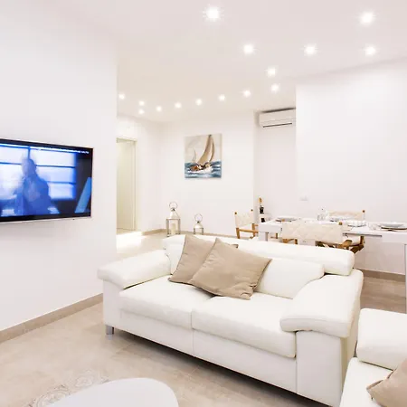 Style House A Few Step From Main Square 아파트