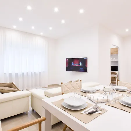 Style House A Few Step From Main Square 소렌토